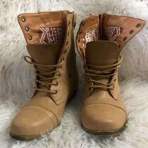 BRAND NEW womens Tan combat boots size 8